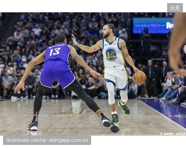 NBA勇士外线火力齐发,多次形成节奏级反扑